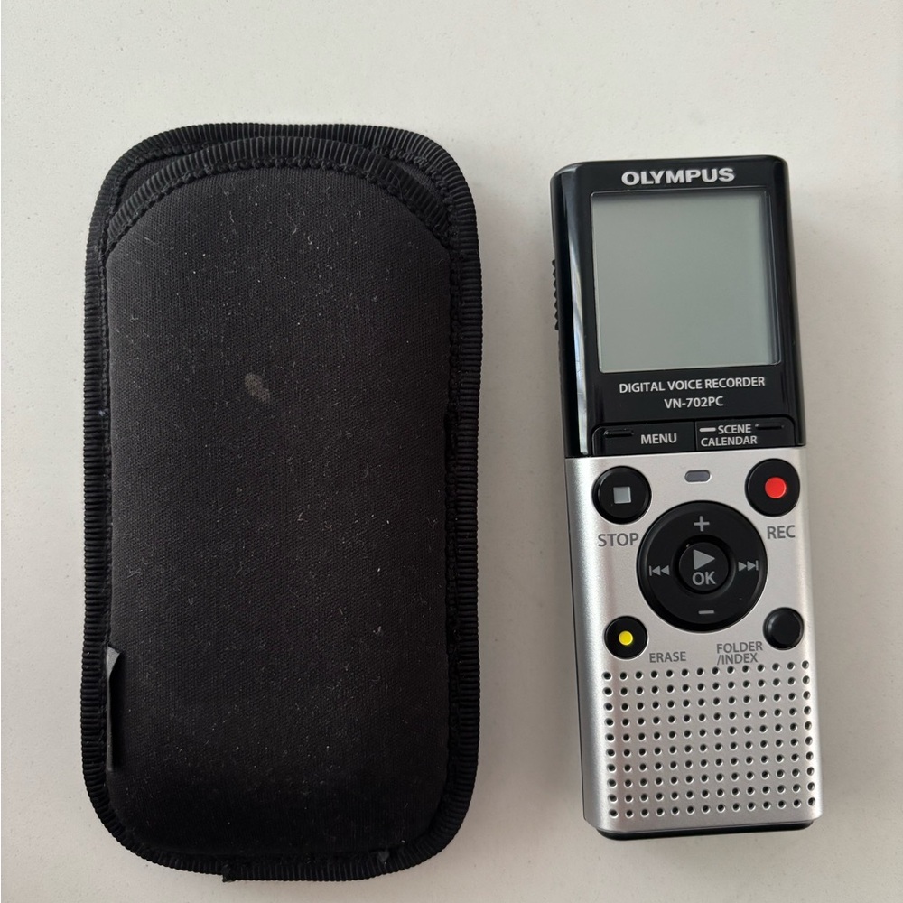 Olympus VN-702PC Digital Handheld Voice Recorder w/ Padded Case